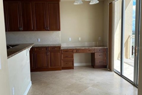 Condominio en venta en Orlando, Florida, 4 dormitorios, 278.71 m2 № 2129675 - foto 16