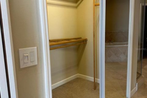 Condominio en venta en Orlando, Florida, 4 dormitorios, 278.71 m2 № 2129675 - foto 24