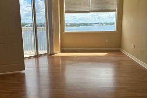 Condominio en venta en Orlando, Florida, 4 dormitorios, 278.71 m2 № 2129675 - foto 19
