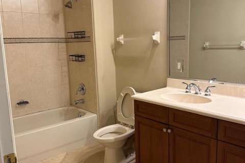 Condominio en venta en Orlando, Florida, 4 dormitorios, 278.71 m2 № 2129675 - foto 28