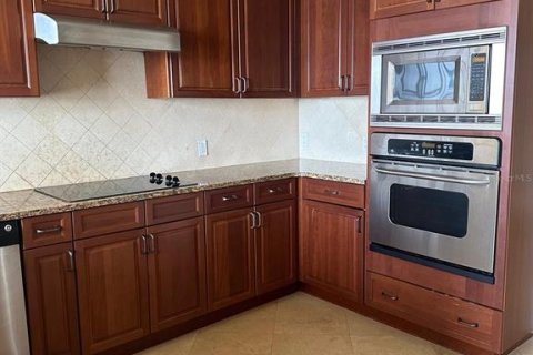 Condominio en venta en Orlando, Florida, 4 dormitorios, 278.71 m2 № 2129675 - foto 14