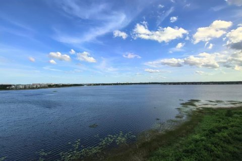 Condominio en venta en Orlando, Florida, 4 dormitorios, 278.71 m2 № 2129675 - foto 4