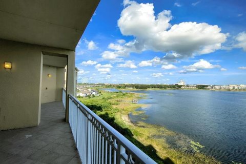 Condominio en venta en Orlando, Florida, 4 dormitorios, 278.71 m2 № 2129675 - foto 3