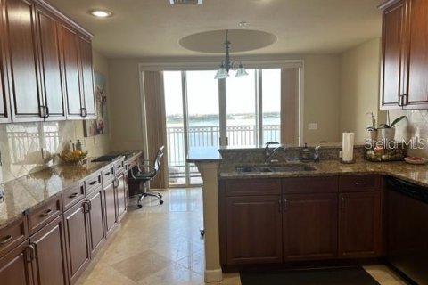 Condominio en venta en Orlando, Florida, 4 dormitorios, 278.71 m2 № 2129675 - foto 13