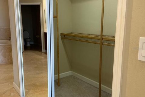 Condominio en venta en Orlando, Florida, 4 dormitorios, 278.71 m2 № 2129675 - foto 23