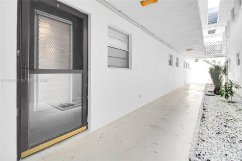 Copropriété à louer à Margate, Floride: 1 chambre, 66.89 m2 № 1984652 - photo 2