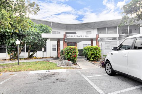 Copropriété à louer à Margate, Floride: 1 chambre, 66.89 m2 № 1984652 - photo 1