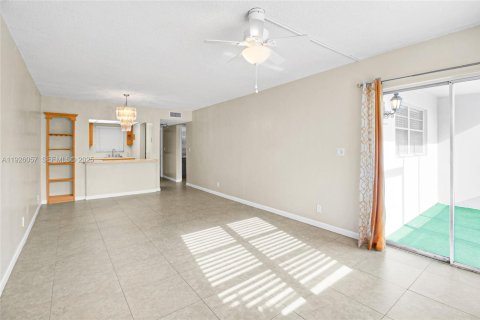 Copropriété à louer à Margate, Floride: 1 chambre, 66.89 m2 № 1984652 - photo 11