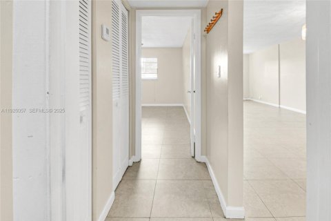 Copropriété à louer à Margate, Floride: 1 chambre, 66.89 m2 № 1984652 - photo 4