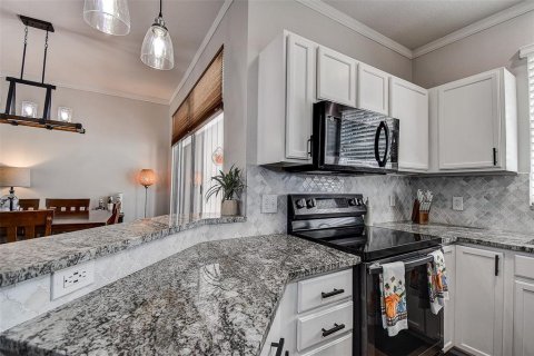 Touwnhouse à vendre à Tampa, Floride: 2 chambres, 105.35 m2 № 1913190 - photo 12