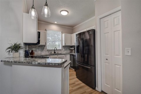 Touwnhouse à vendre à Tampa, Floride: 2 chambres, 105.35 m2 № 1913190 - photo 10