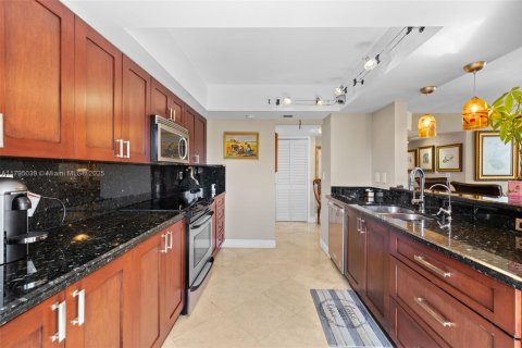 Condo in Aventura, Florida, 3 bedrooms  № 1892561 - photo 10
