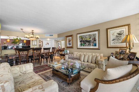 Condo in Aventura, Florida, 3 bedrooms  № 1892561 - photo 7