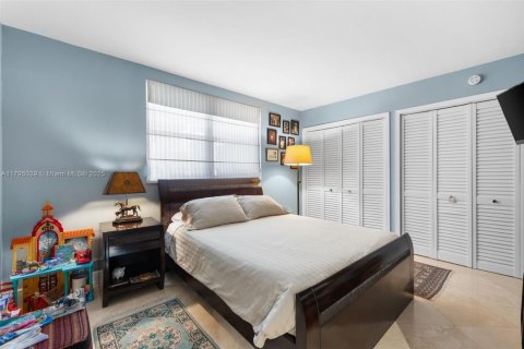 Condo in Aventura, Florida, 3 bedrooms  № 1892561 - photo 15
