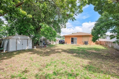 Villa ou maison à vendre à Miami, Floride: 4 chambres, 137.12 m2 № 1889510 - photo 18