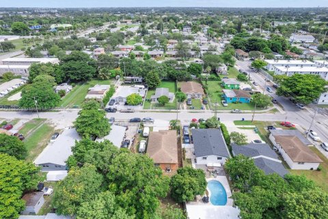 Villa ou maison à vendre à Miami, Floride: 4 chambres, 137.12 m2 № 1889510 - photo 25