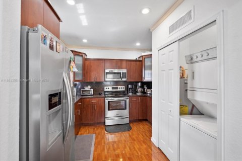 Villa ou maison à vendre à Miami, Floride: 4 chambres, 137.12 m2 № 1889510 - photo 5