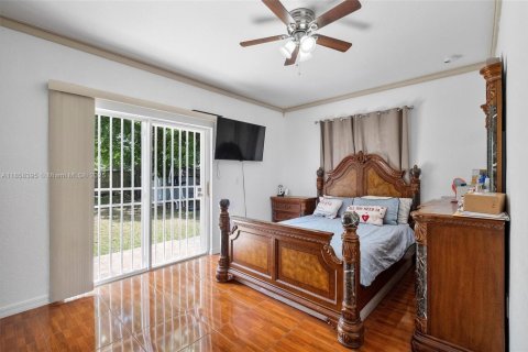 Villa ou maison à vendre à Miami, Floride: 4 chambres, 137.12 m2 № 1889510 - photo 12