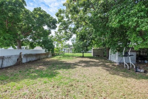 Villa ou maison à vendre à Miami, Floride: 4 chambres, 137.12 m2 № 1889510 - photo 17