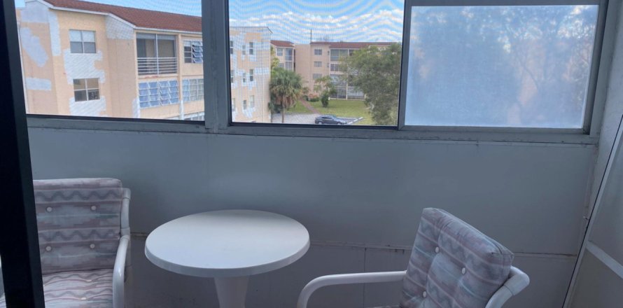 Condominio en Lauderdale Lakes, Florida, 2 dormitorios № 1180274