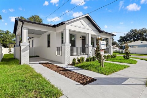 Casa en venta en Tampa, Florida, 3 dormitorios, 154.4 m2 № 2427083 - foto 2