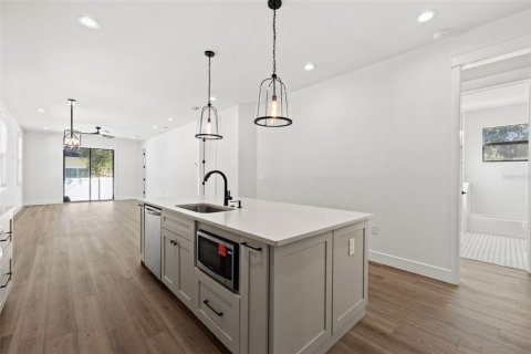 Casa en venta en Tampa, Florida, 3 dormitorios, 154.4 m2 № 2427083 - foto 16
