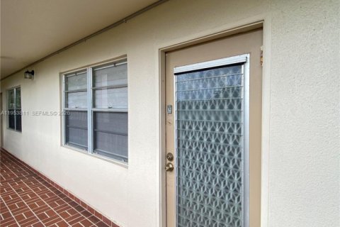 Condominio en alquiler en Coconut Creek, Florida, 2 dormitorios, 93.09 m2 № 2010237 - foto 2