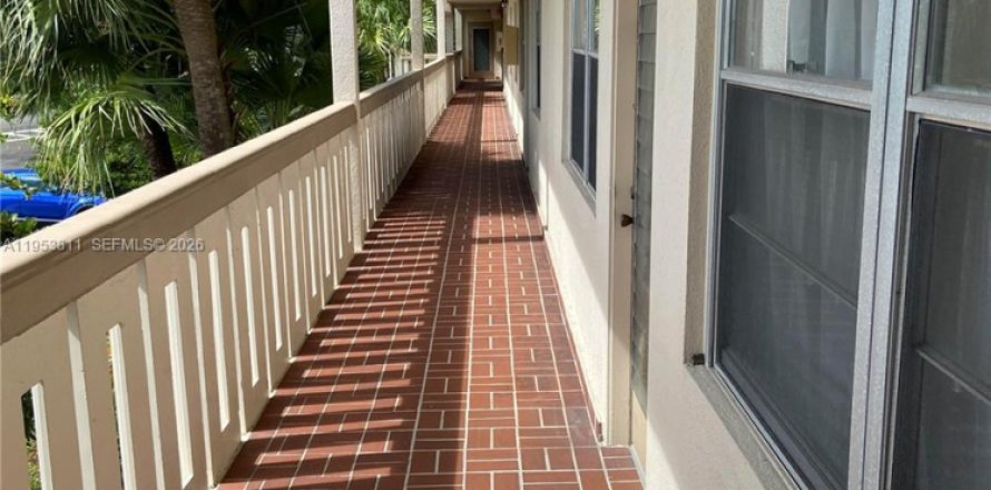 Condominio en Coconut Creek, Florida, 2 dormitorios № 2010237