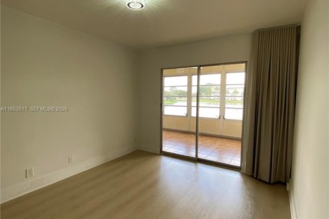 Condominio en alquiler en Coconut Creek, Florida, 2 dormitorios, 93.09 m2 № 2010237 - foto 7