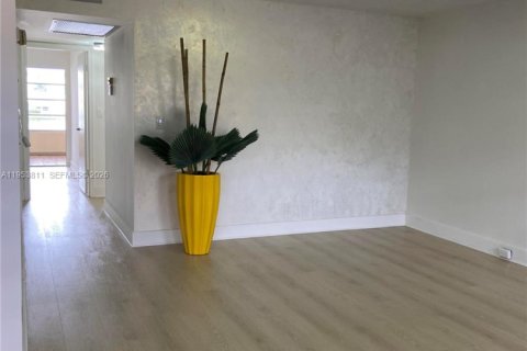 Condominio en alquiler en Coconut Creek, Florida, 2 dormitorios, 93.09 m2 № 2010237 - foto 19