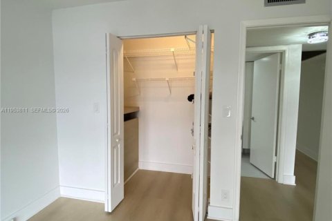 Condominio en alquiler en Coconut Creek, Florida, 2 dormitorios, 93.09 m2 № 2010237 - foto 6