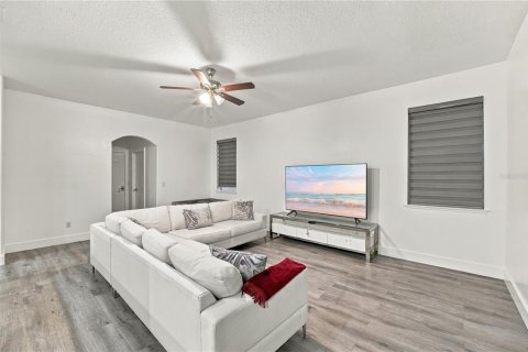 House in Orlando, Florida 4 bedrooms, 273.6 sq.m. № 2424321 - photo 20