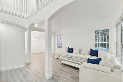 House in Orlando, Florida 4 bedrooms, 273.6 sq.m. № 2424321 - photo 16