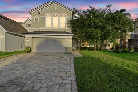 House in Orlando, Florida 4 bedrooms, 273.6 sq.m. № 2424321 - photo 2