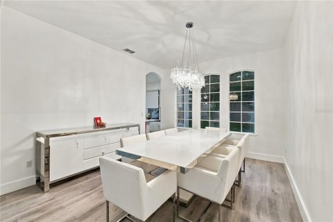House in Orlando, Florida 4 bedrooms, 273.6 sq.m. № 2424321 - photo 23