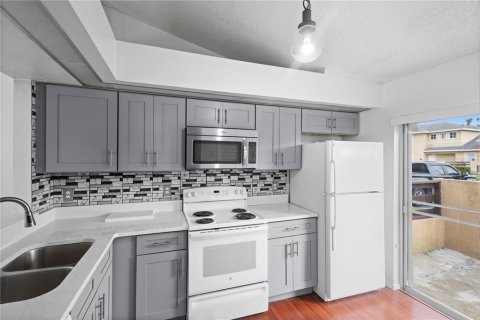 Casa en venta en Kissimmee, Florida, 3 dormitorios, 103.03 m2 № 1911746 - foto 2