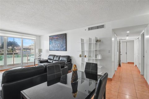 Condominio en venta en Miami Beach, Florida, 2 dormitorios, 113.15 m2 № 2186105 - foto 10