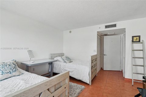 Condominio en venta en Miami Beach, Florida, 2 dormitorios, 113.15 m2 № 2186105 - foto 18