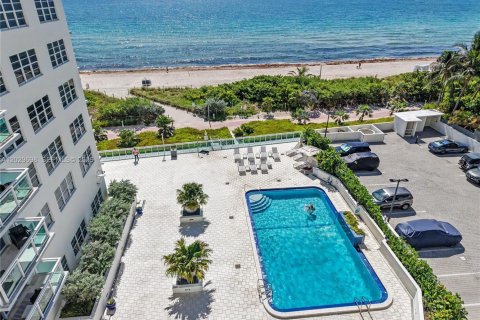 Condominio en venta en Miami Beach, Florida, 2 dormitorios, 113.15 m2 № 2186105 - foto 3