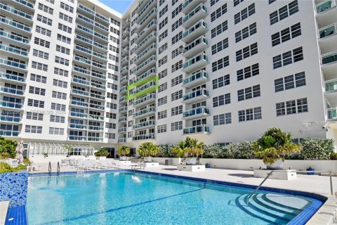 Condominio en venta en Miami Beach, Florida, 2 dormitorios, 113.15 m2 № 2186105 - foto 6