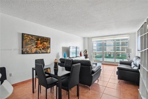 Condominio en venta en Miami Beach, Florida, 2 dormitorios, 113.15 m2 № 2186105 - foto 8