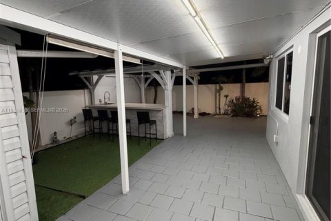 Touwnhouse à vendre à Miami Gardens, Floride: 3 chambres, 110.37 m2 № 2051689 - photo 8