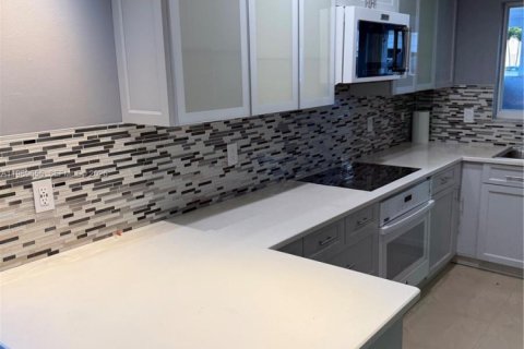 Touwnhouse à vendre à Miami Gardens, Floride: 3 chambres, 110.37 m2 № 2051689 - photo 27