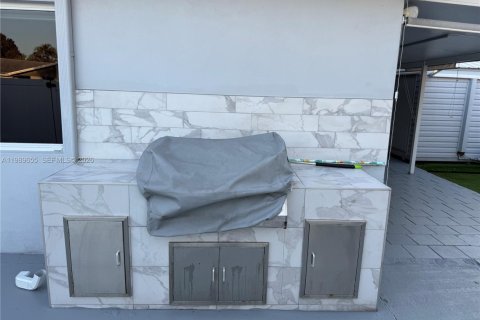 Touwnhouse à vendre à Miami Gardens, Floride: 3 chambres, 110.37 m2 № 2051689 - photo 14