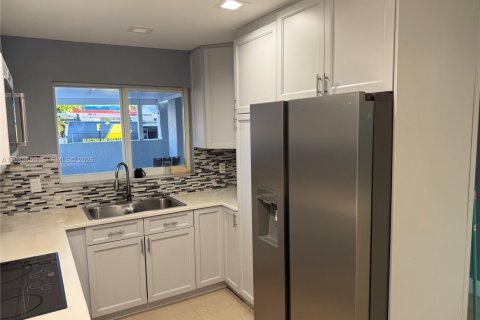 Touwnhouse à vendre à Miami Gardens, Floride: 3 chambres, 110.37 m2 № 2051689 - photo 28