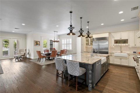 House in Tampa, Florida 6 bedrooms, 462.84 sq.m. № 1507855 - photo 20