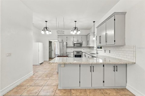 Casa en venta en Osteen, Florida, 4 dormitorios, 227.52 m2 № 2386116 - foto 14