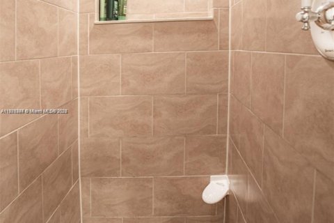 Casa en alquiler en Hollywood, Florida, 3 dormitorios, 135.64 m2 № 1975422 - foto 21