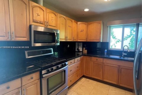 Casa en alquiler en Hollywood, Florida, 3 dormitorios, 135.64 m2 № 1975422 - foto 3