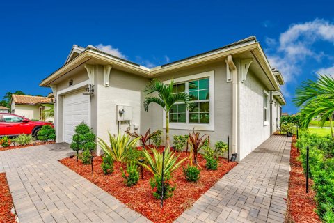 Villa ou maison à louer à Port St. Lucie, Floride: 2 chambres, 139.82 m2 № 2406027 - photo 6